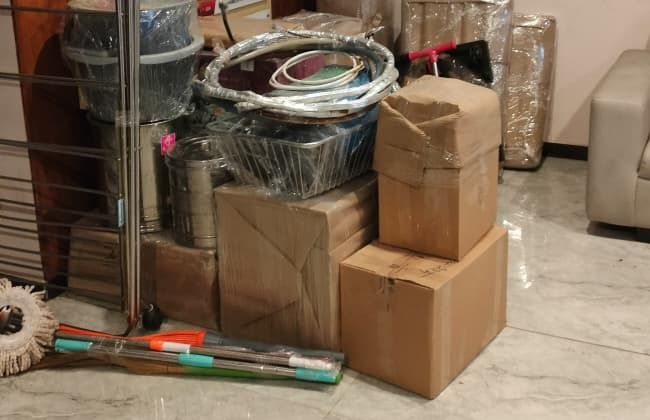 Kitchen and household items - Gatiway Packers And Movers